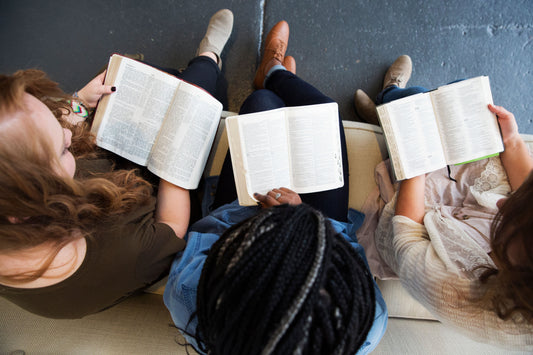 7 Benefits of Reading the Bible and Praying with Friends